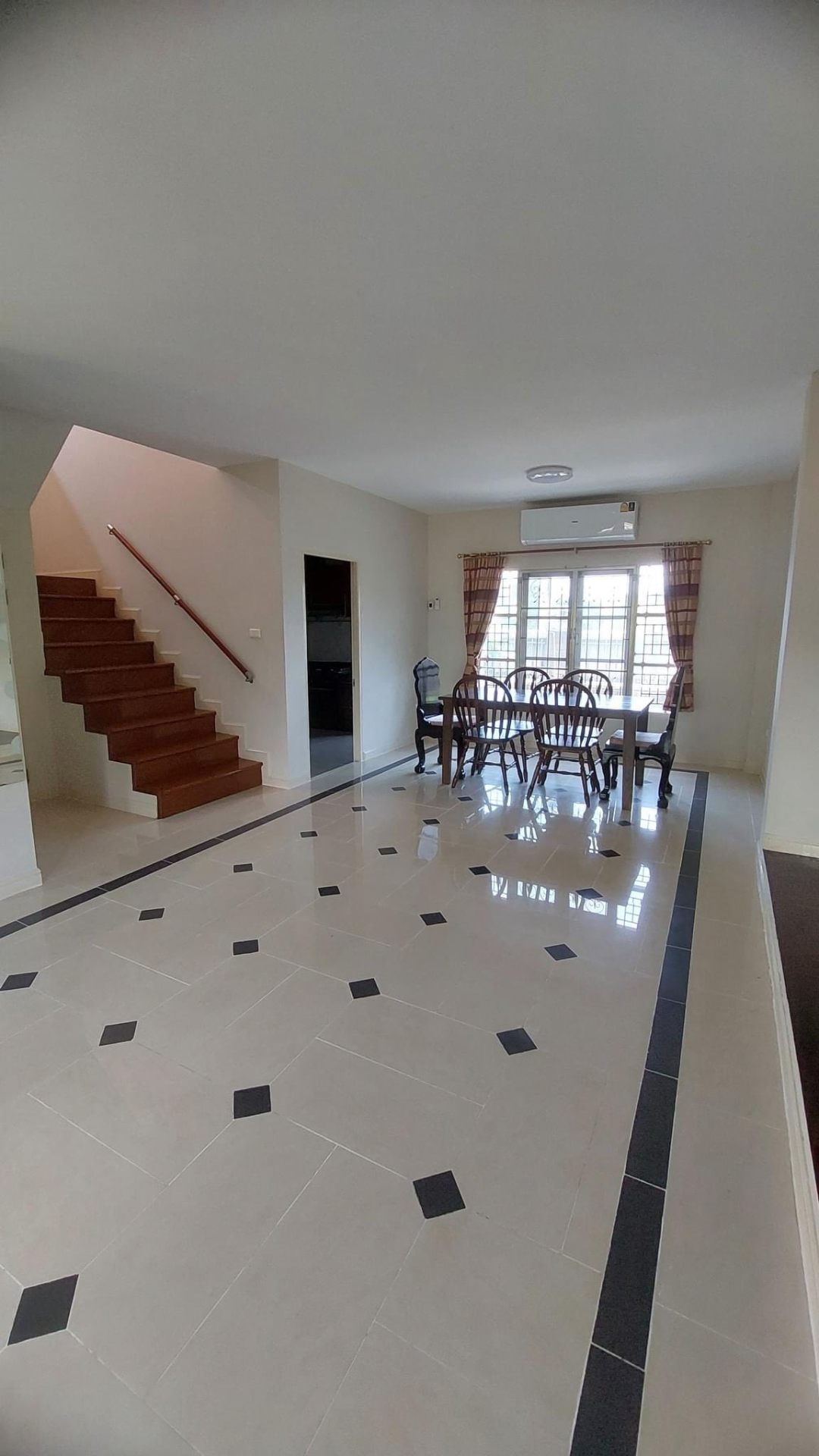 Home in Park - Image 2