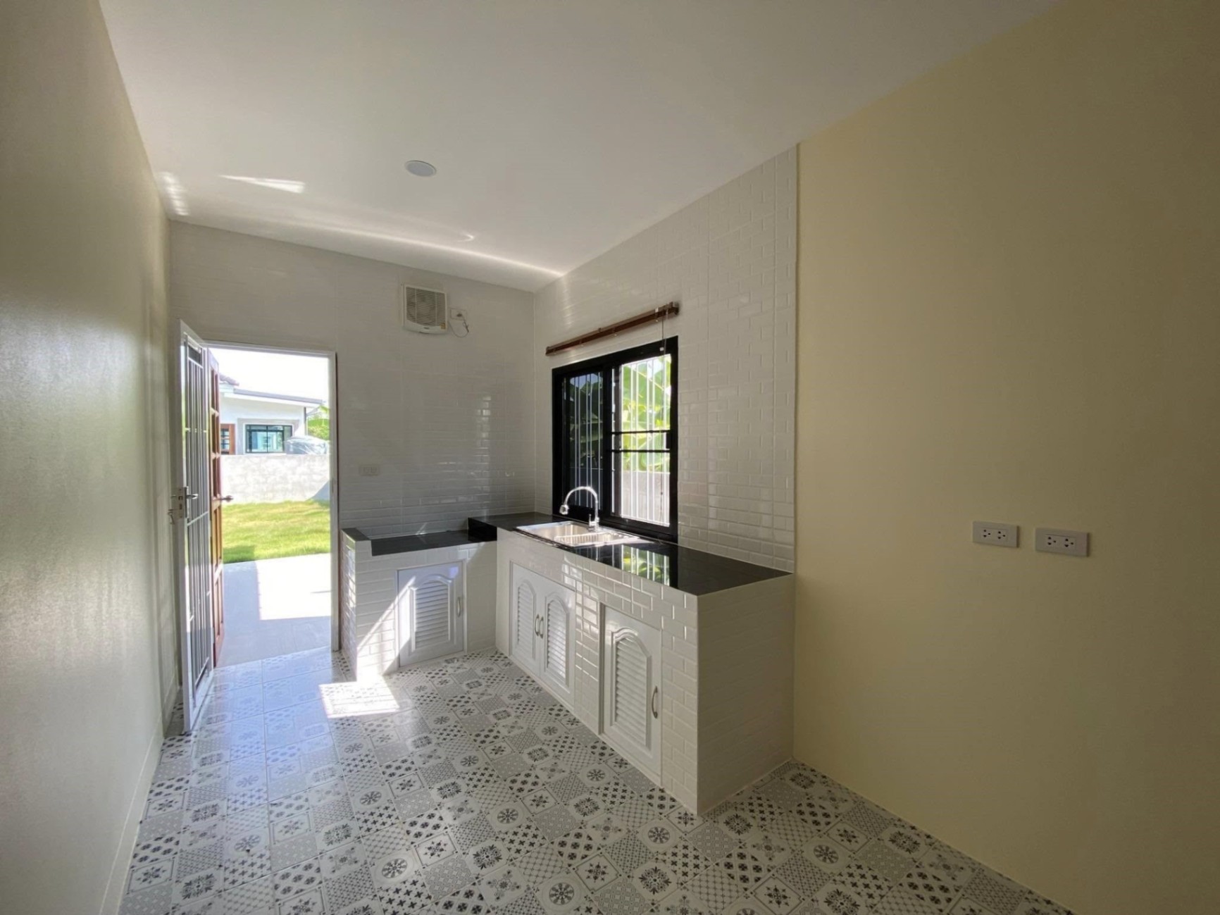 3 Bedroom House For Sale in Tha Wang Tan, Saraphi, Chiang Mai - Image 6