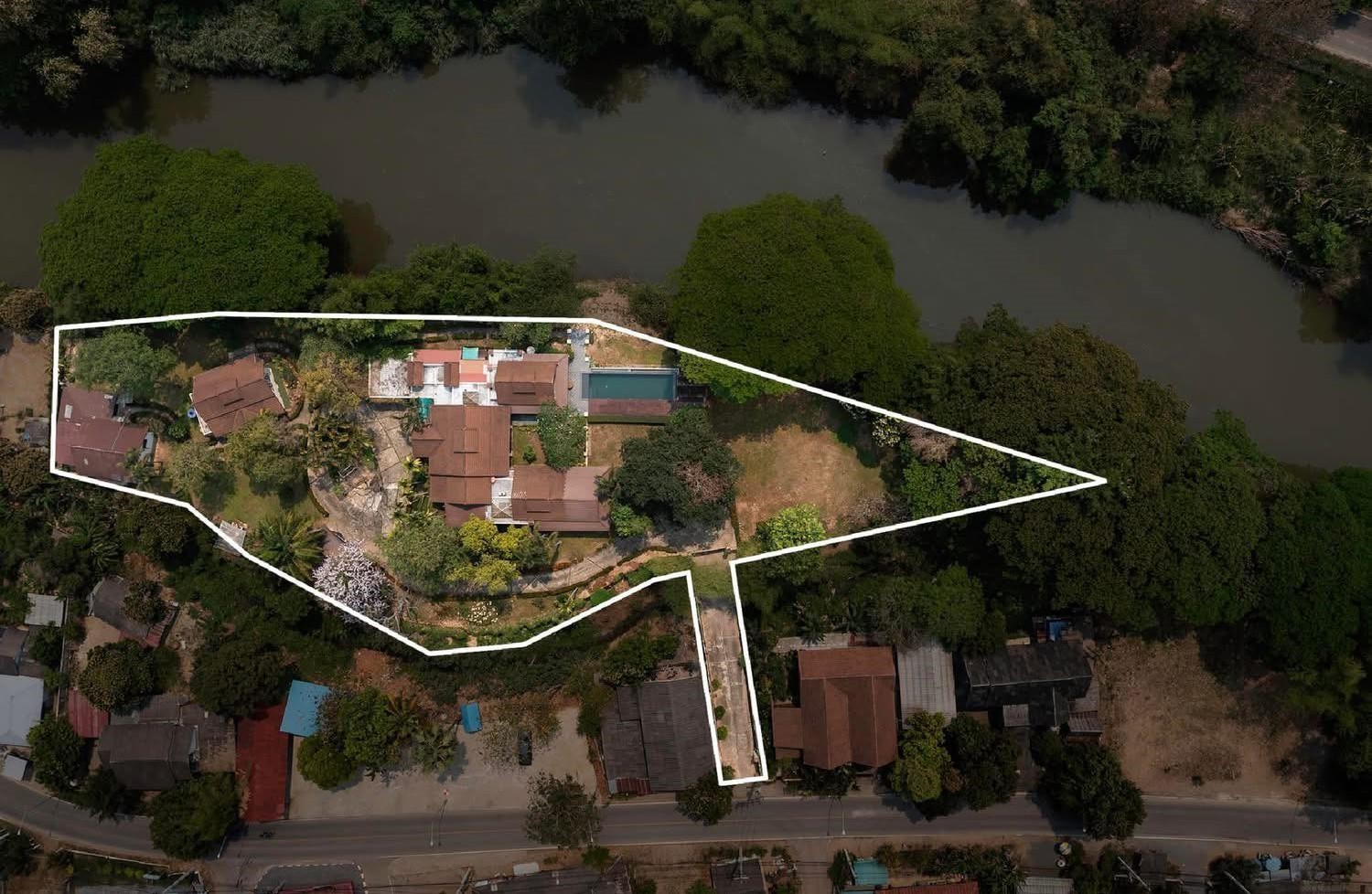 6 Bedroom House For Sale in Pa Daet, Mueang Chiang Mai, Chiang Mai - Image 3