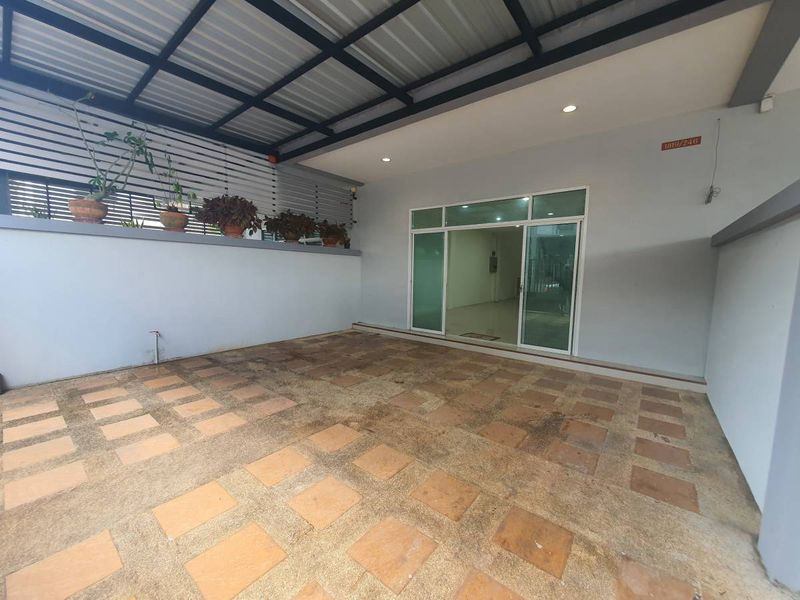  Retail Space For Sale in Bang Phongphang, Yan Nawa, Bangkok - Image 2