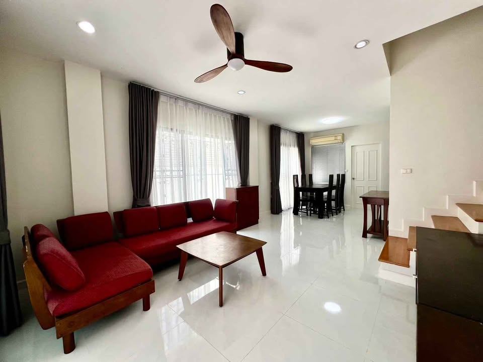 3 Bedroom Townhouse  in Hua Mak, Bang Kapi, Bangkok - Image 3