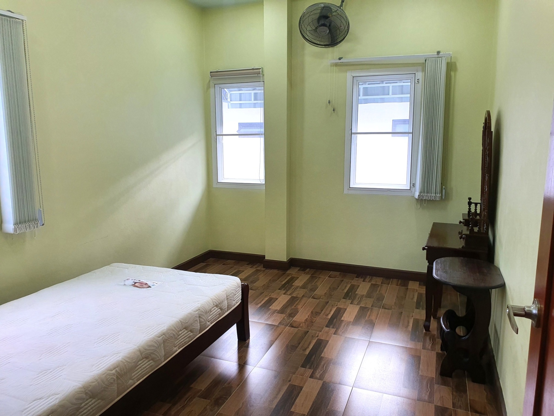 3 Bedroom Townhouse For Rent in Pa Daet, Mueang Chiang Mai, Chiang Mai - Image 8