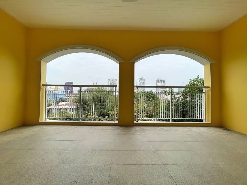 3 Bedroom Condo For Sale in Phra Khanong, Khlong Toei, Bangkok - Image 8