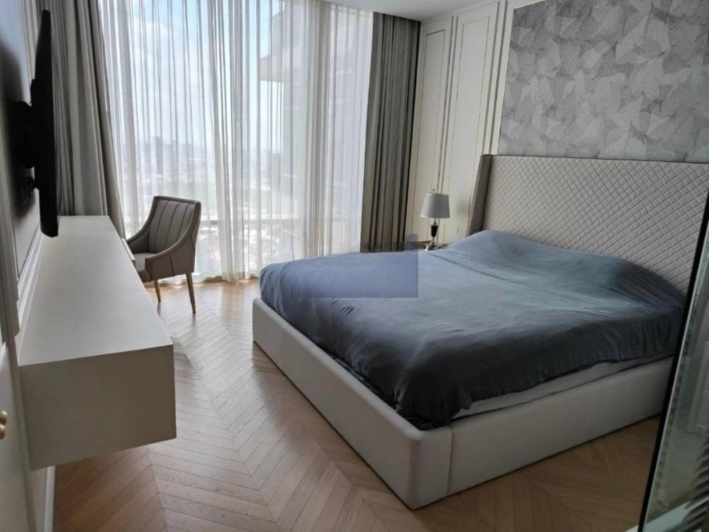 Four Seasons Private Residences - Image 4