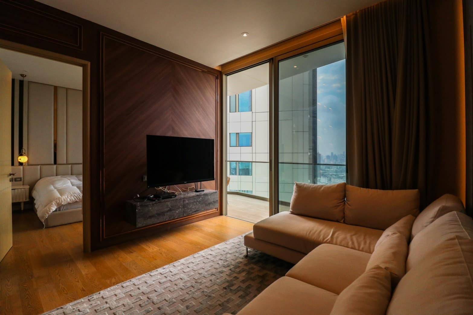 Magnolias Waterfront Residences - Image 1