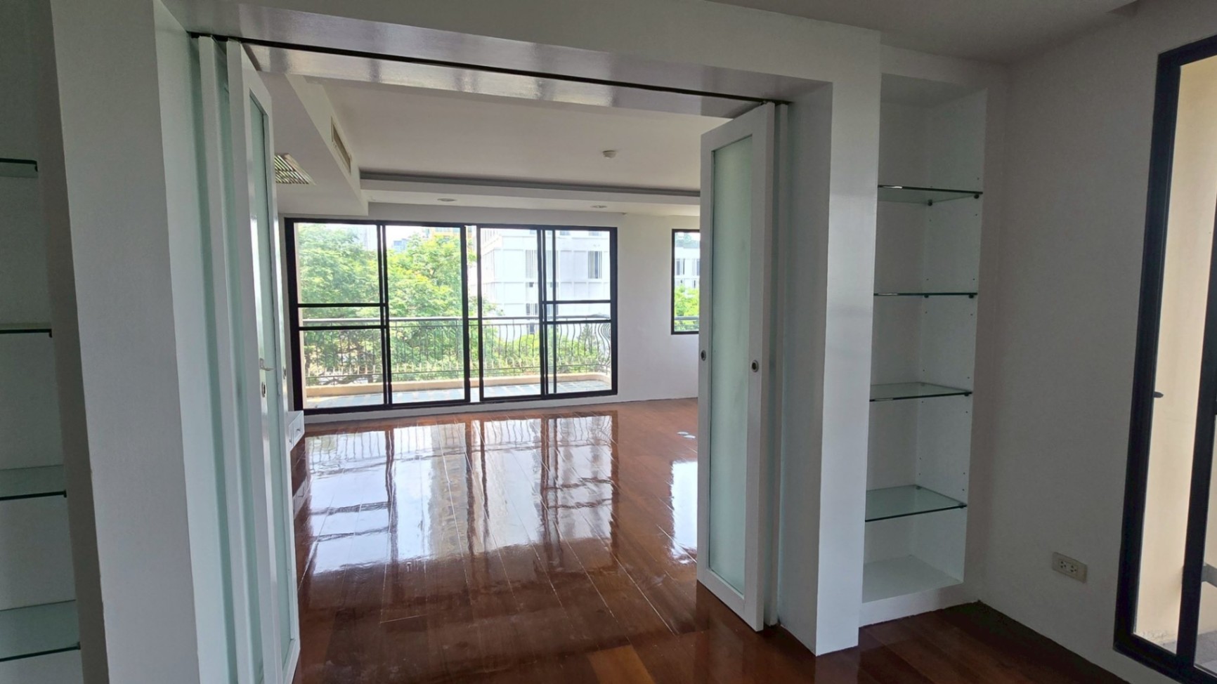 3 Bedroom Condo For Sale in Khlong Tan Nuea, Vadhana, Bangkok - Image 7