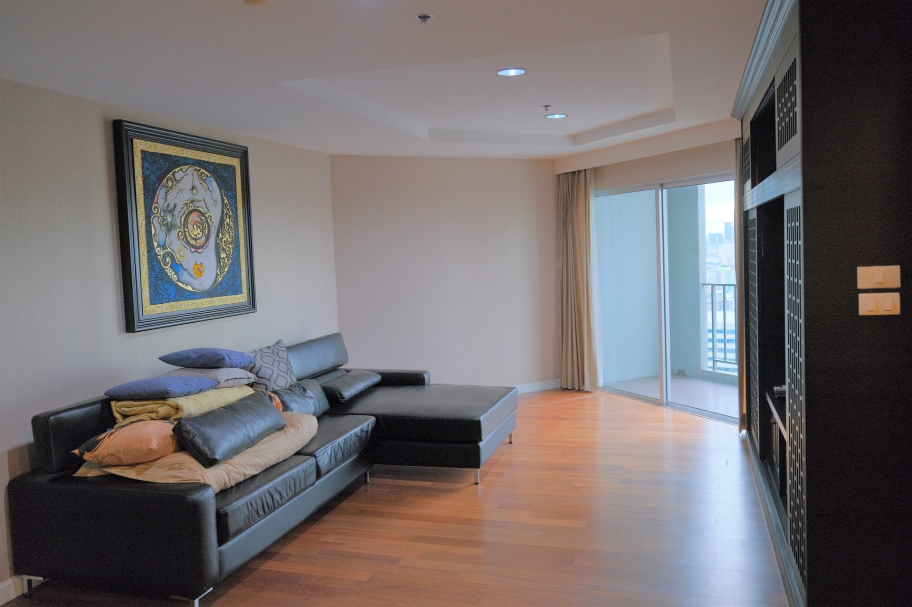 Belle Grand Rama 9 - Image 2