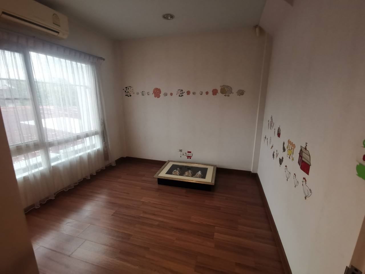 3 Bedroom Townhouse For Sale in Chong Nonsi, Yan Nawa, Bangkok - Image 18