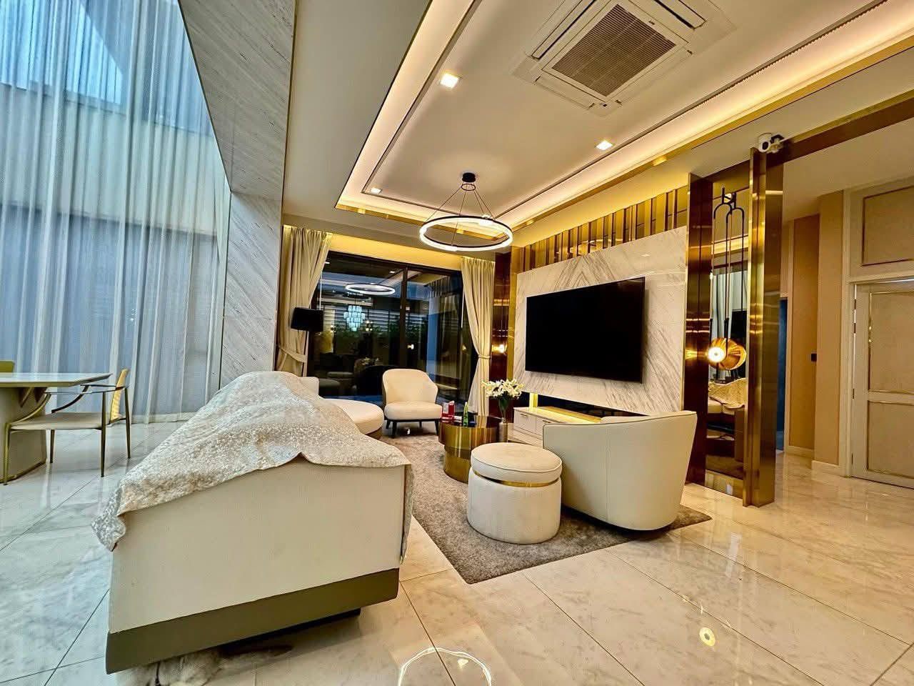 5 Bedroom House For Sale in Saphan Sung, Saphan Sung, Bangkok - Image 3