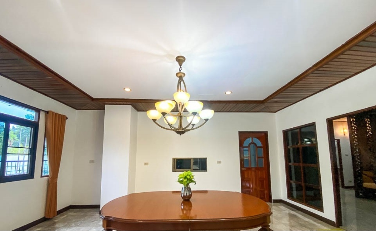 5 Bedroom House For Sale in San Phisuea, Mueang Chiang Mai, Chiang Mai - Image 10