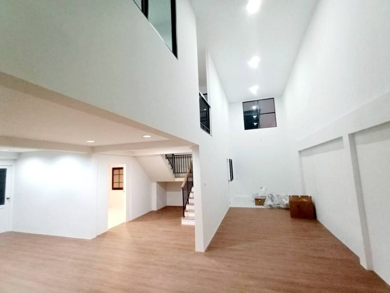 3 ห้องนอน บ้านเดี่ยว สำหรับขาย ใน บางจาก, พระโขนง, กรุงเทพมหานคร - Image 2