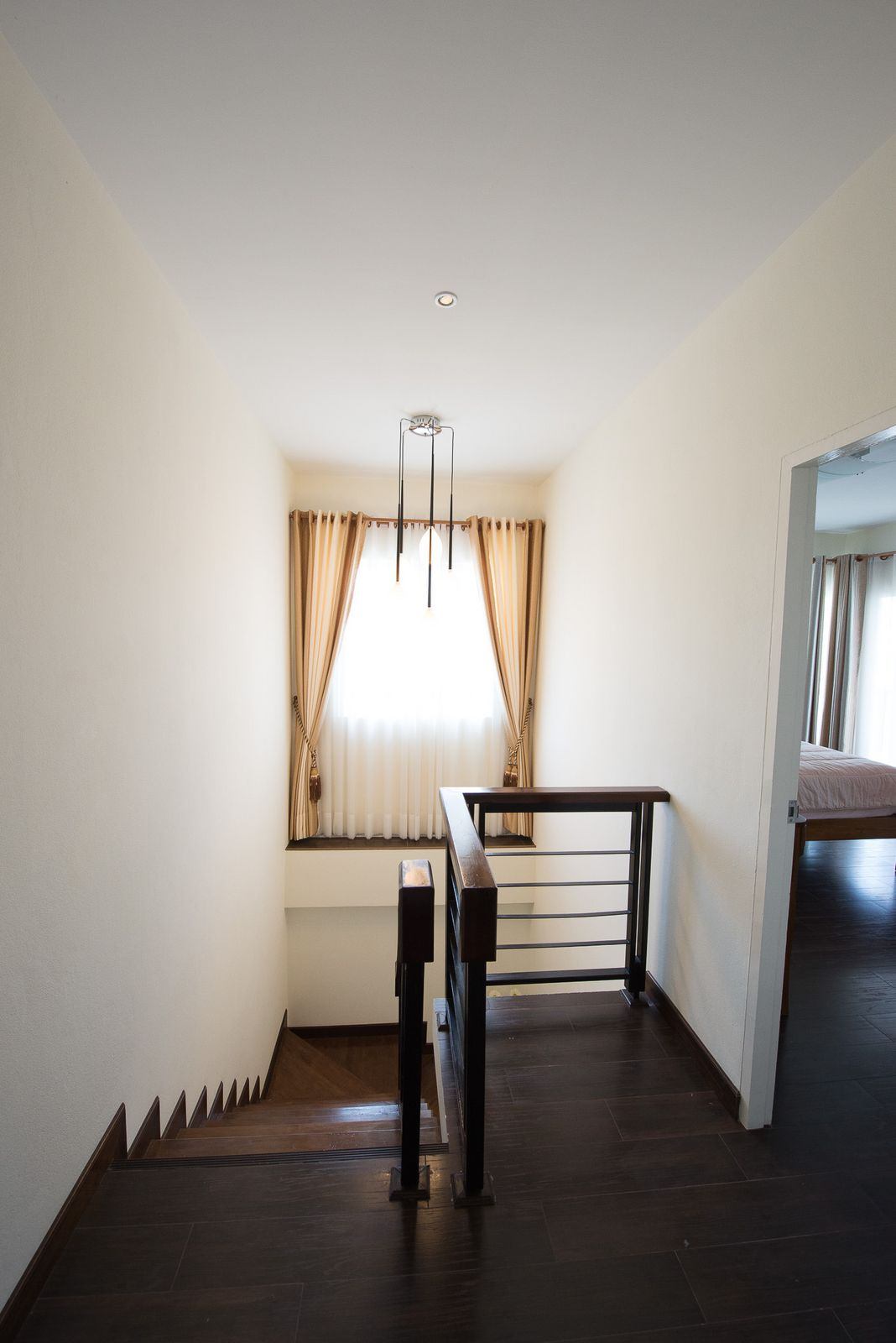 House & View 1 - Image 10