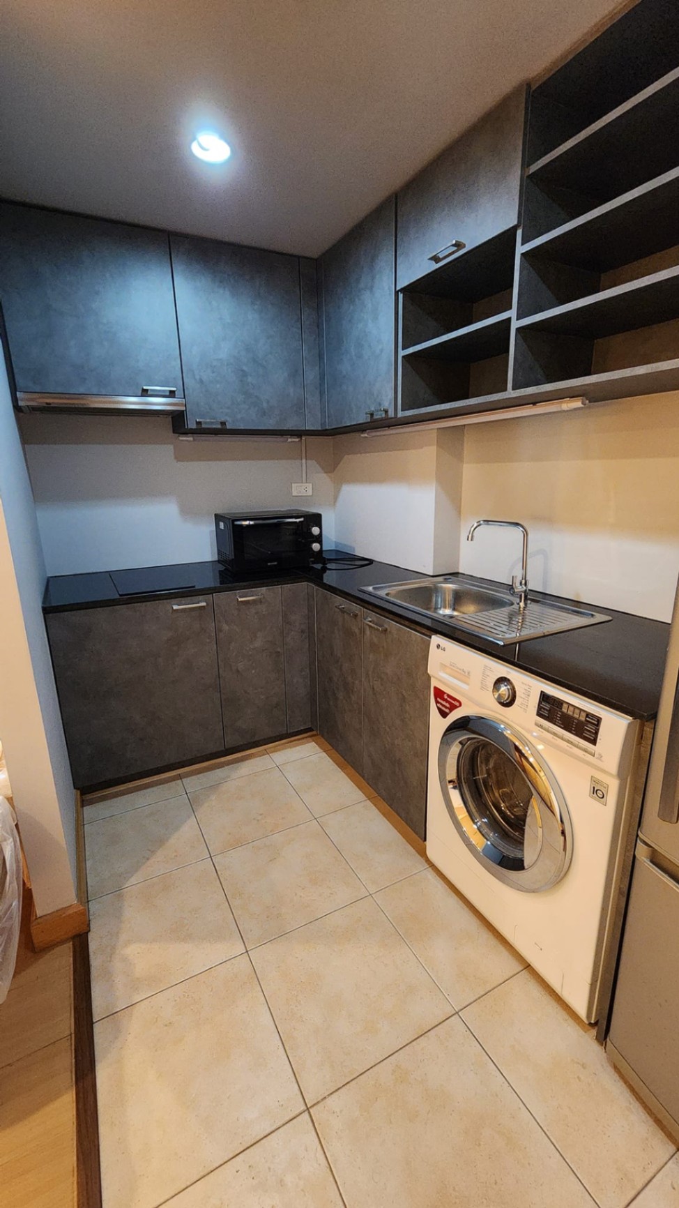1 Bedroom Condo For Sale in Bang Phongphang, Yan Nawa, Bangkok - Image 3