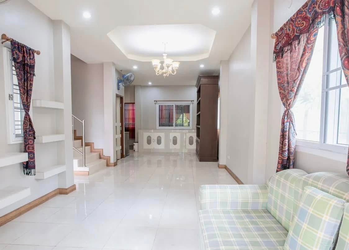 6 Bedroom House For Sale in San Phak Wan, Hang Dong, Chiang Mai - Image 2