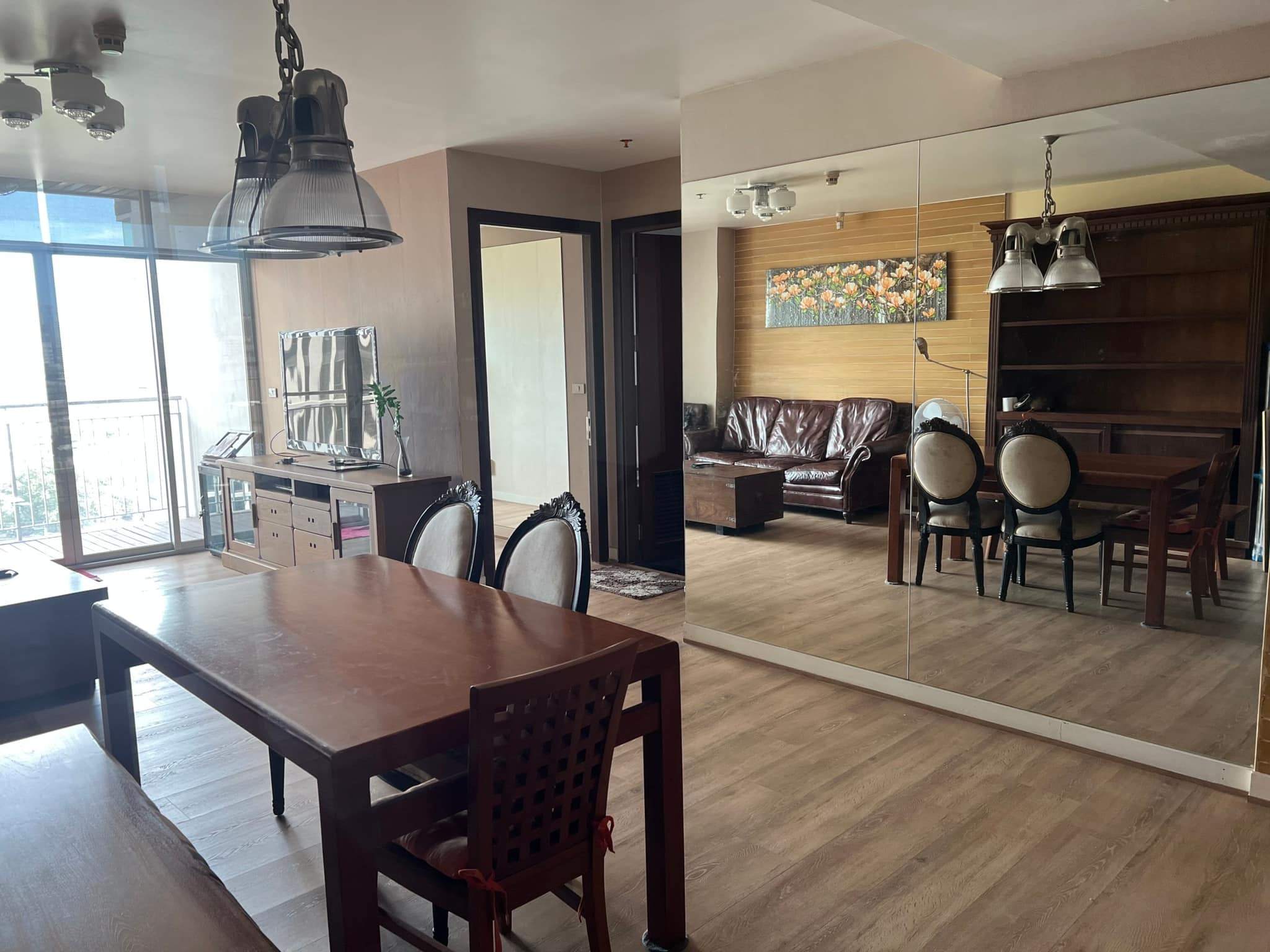 Urbana Sathon - Image 1