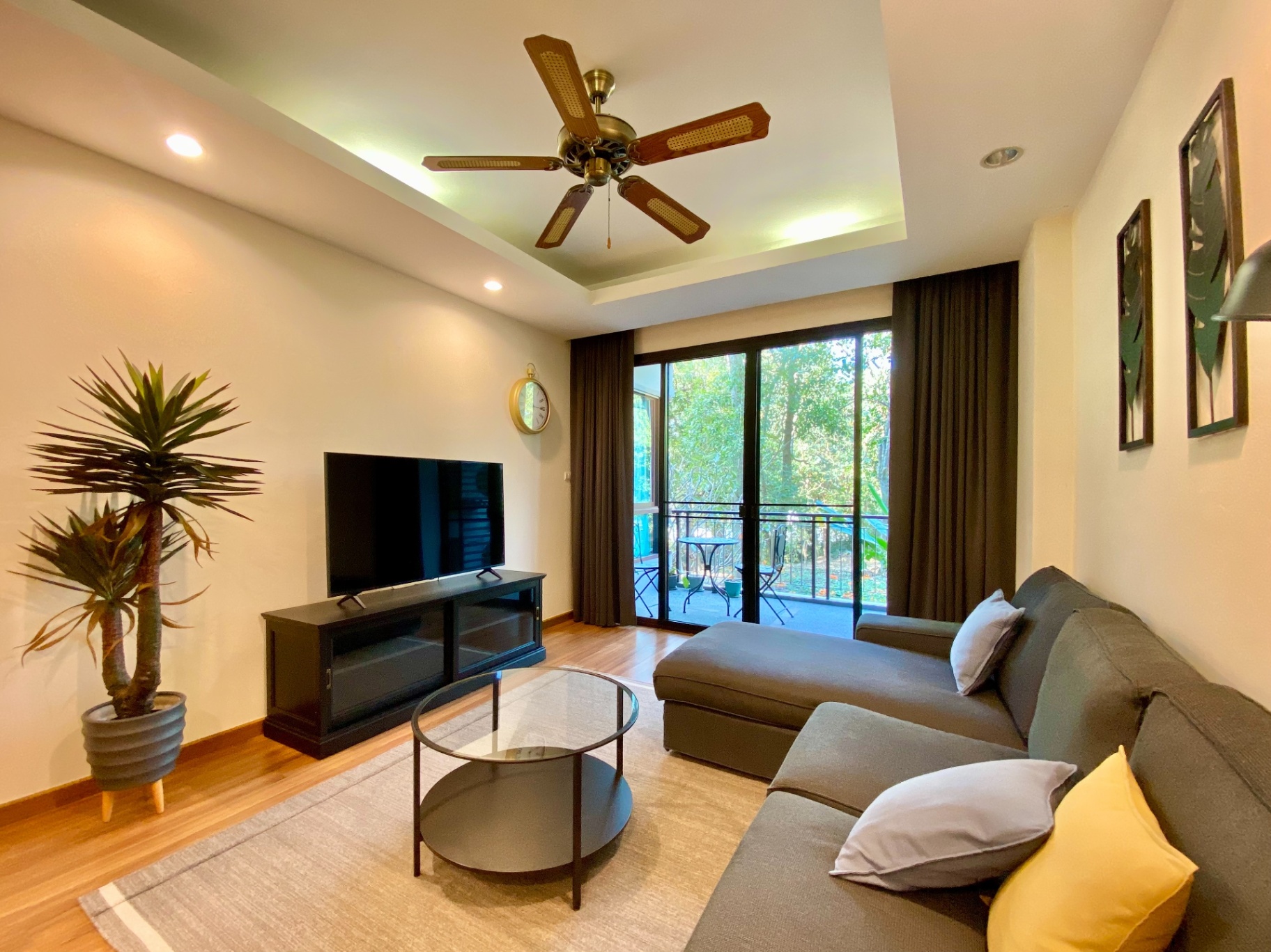 Mountain Front Condo - Image 1