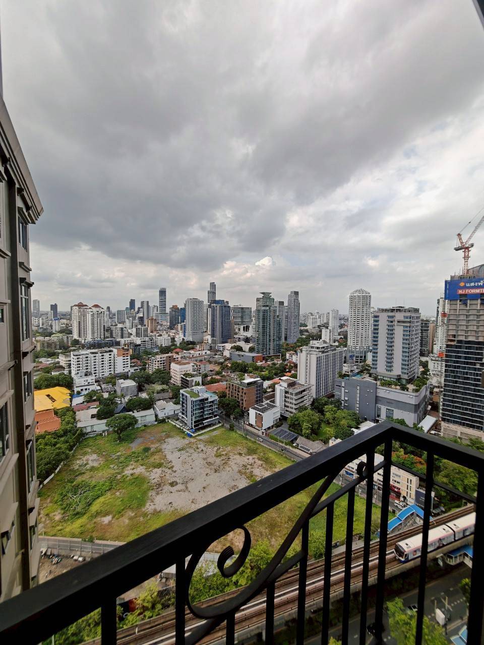 The Crest Sukhumvit 34 - Image 8