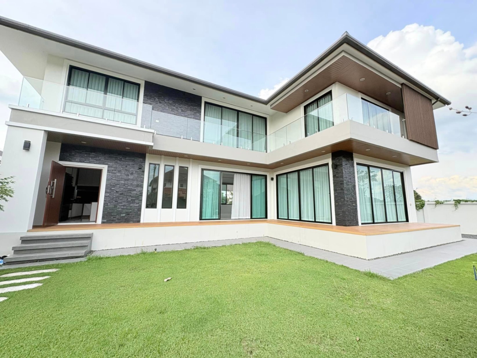 3 Bedroom House For Sale in San Kamphaeng, San Kamphaeng, Chiang Mai - Image 3
