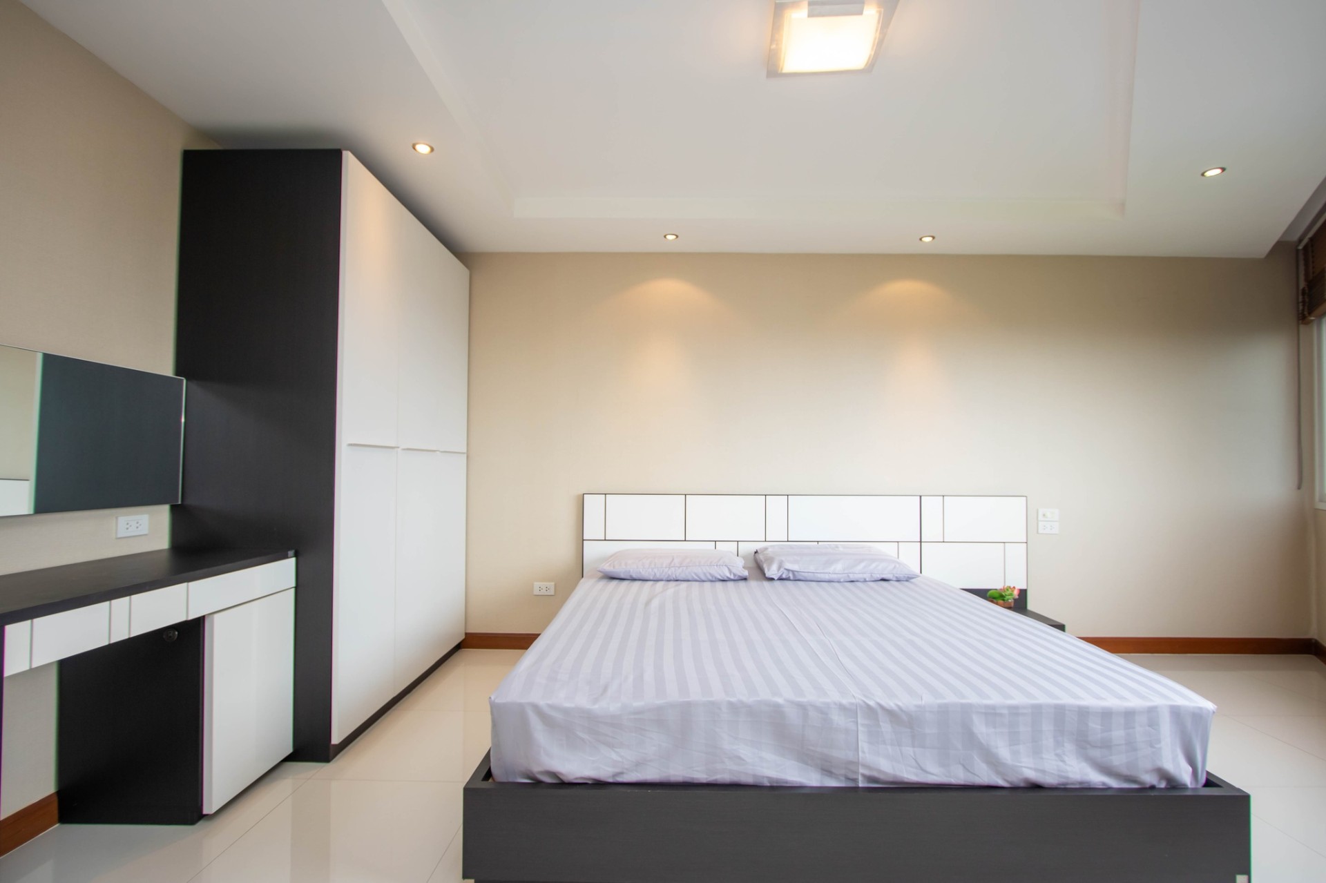Hillside 4 Condotel - Image 6