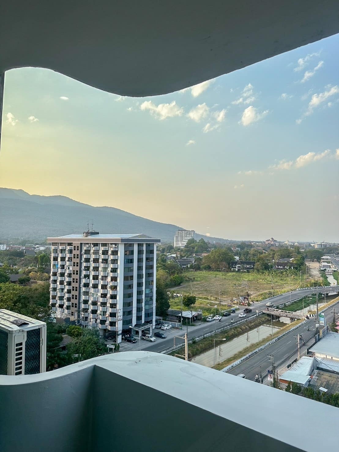 Thaveephol Tower - Image 3