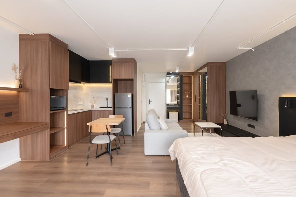 Hillside 7 - Image 4