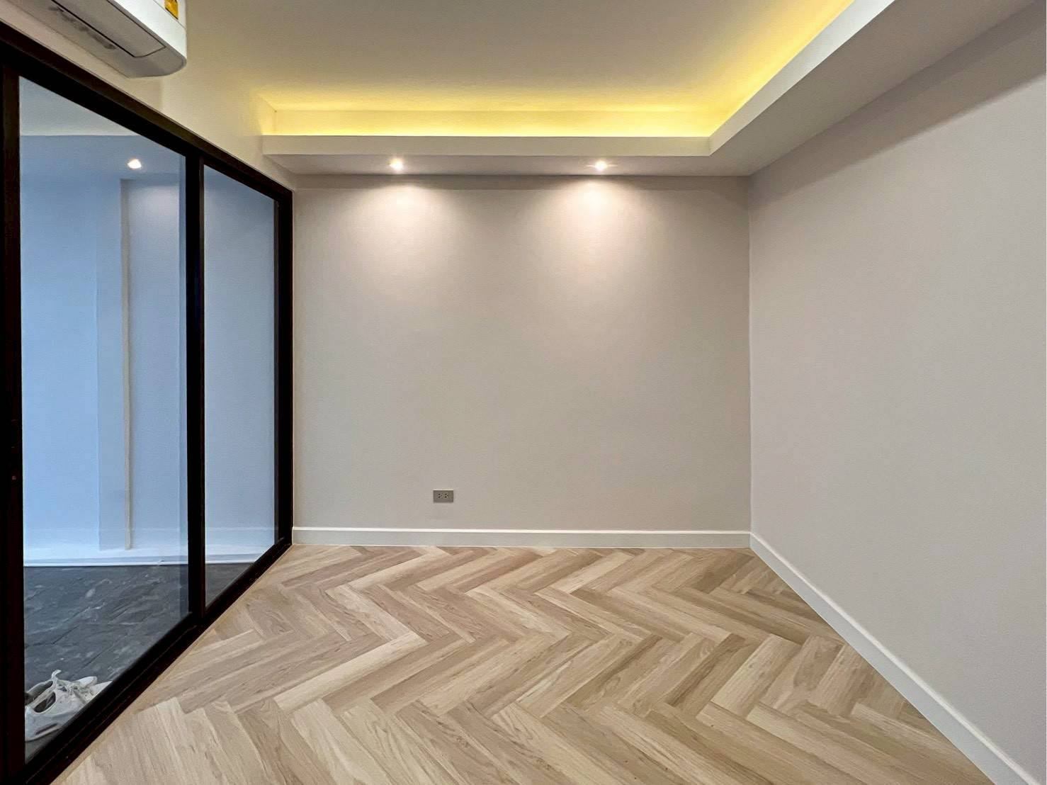4 Bedroom Townhouse For Sale in Khlong Tan Nuea, Vadhana, Bangkok - Image 12