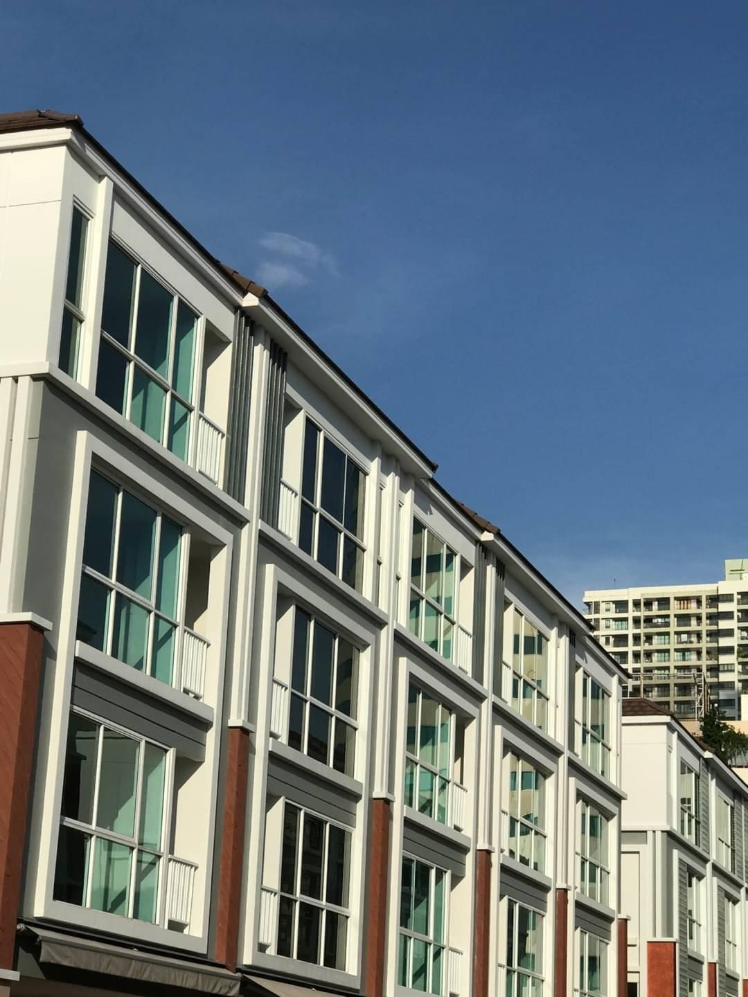 3 Bedroom House For Sale in Chong Nonsi, Yan Nawa, Bangkok - Image 1
