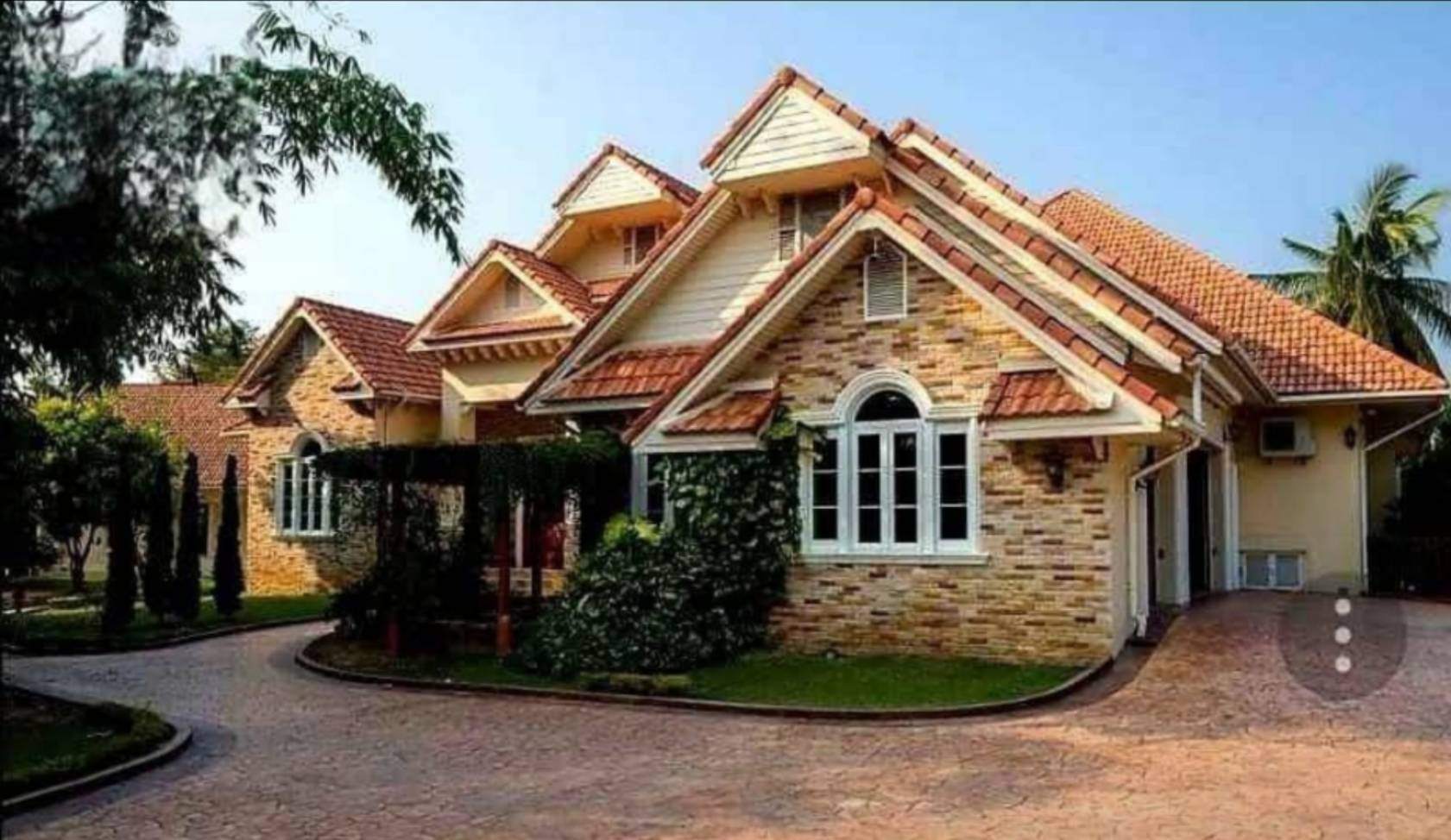 6 Bedroom House For Sale in Saraphi, Saraphi, Chiang Mai - Image 1