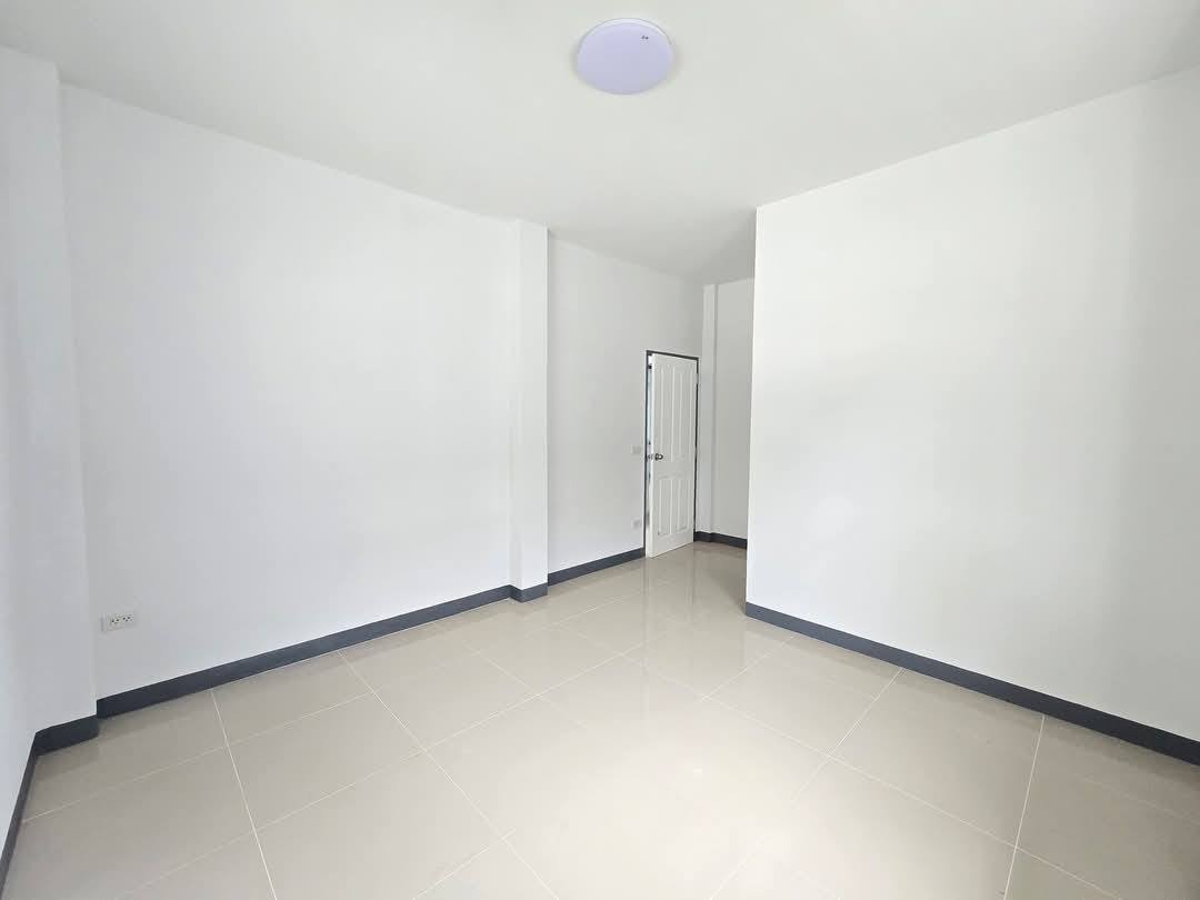 3 Bedroom House For Sale in Don Kaeo, Saraphi, Chiang Mai - Image 4