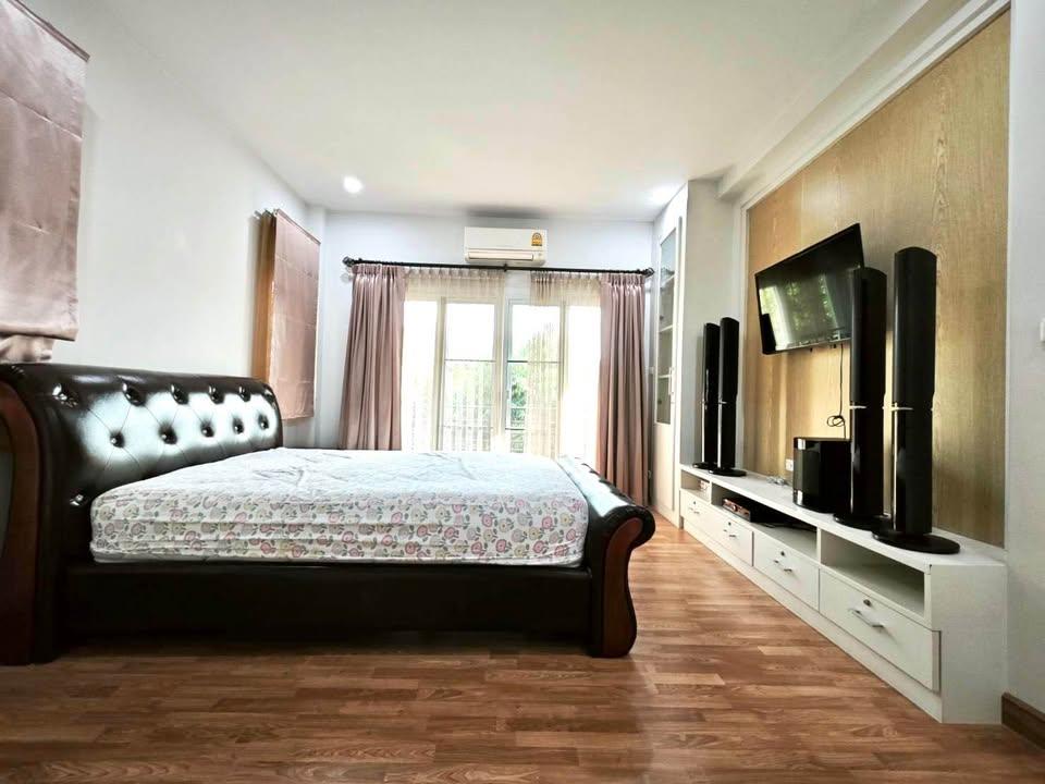 San Saran - Mod Chic - Image 7