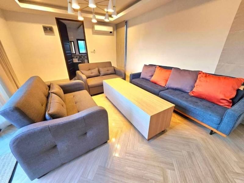 5 卧室 独立房屋  在  - Image 5