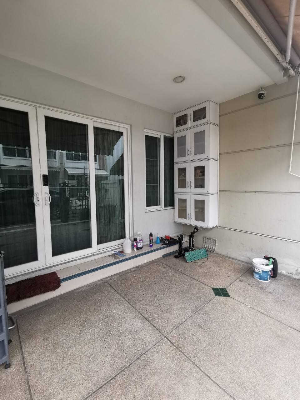 3 Bedroom Townhouse For Sale in Chong Nonsi, Yan Nawa, Bangkok - Image 7