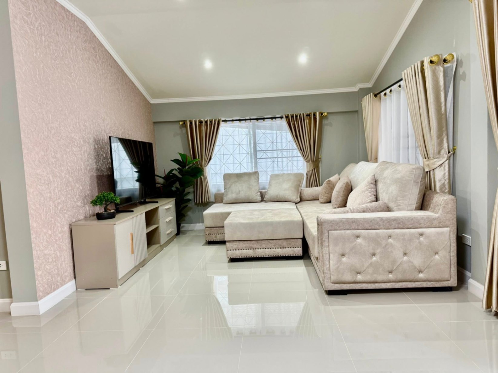 4 ห้องนอน บ้านเดี่ยว สำหรับขาย ใน หนองปรือ, บางละมุง, ชลบุรี - Image 3