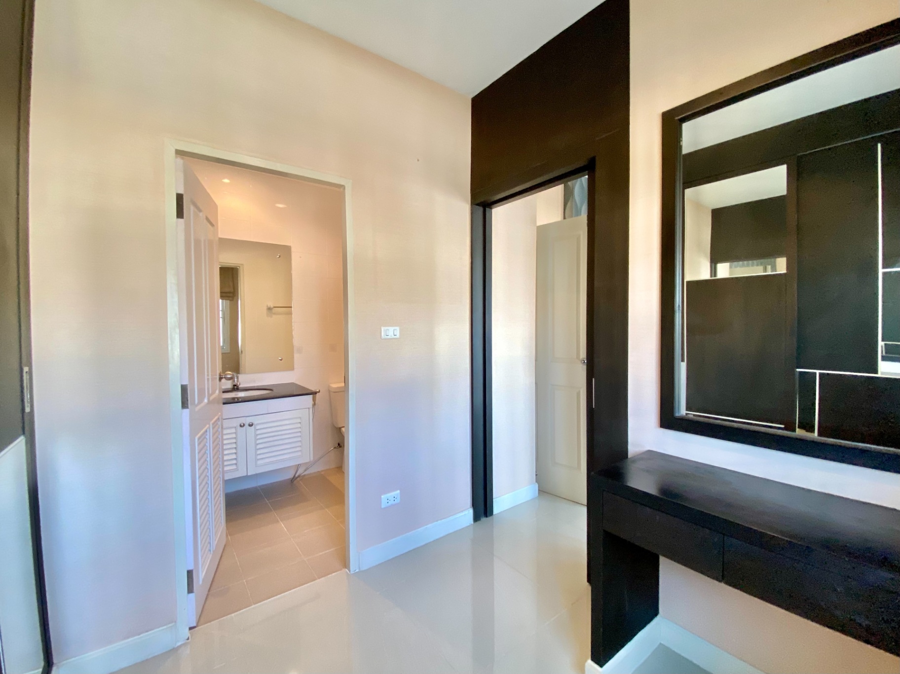 The Urbana 2+ by Palm Springs - Image 16