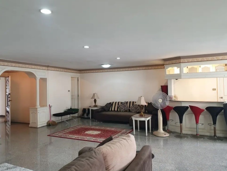 3 Bedroom Condo For Sale in Khlong Tan Nuea, Vadhana, Bangkok - Image 2