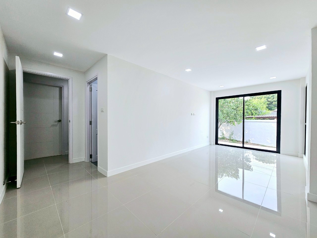 3 Bedroom House For Sale in Nam Phrae, Hang Dong, Chiang Mai - Image 3
