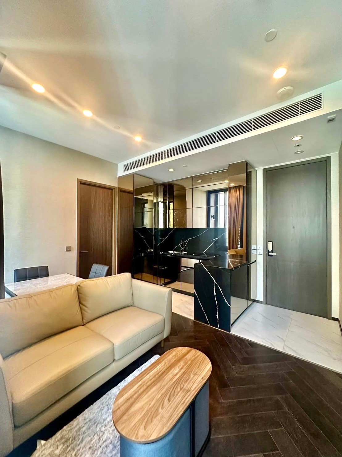 The ESSE Sukhumvit 36 - Image 2