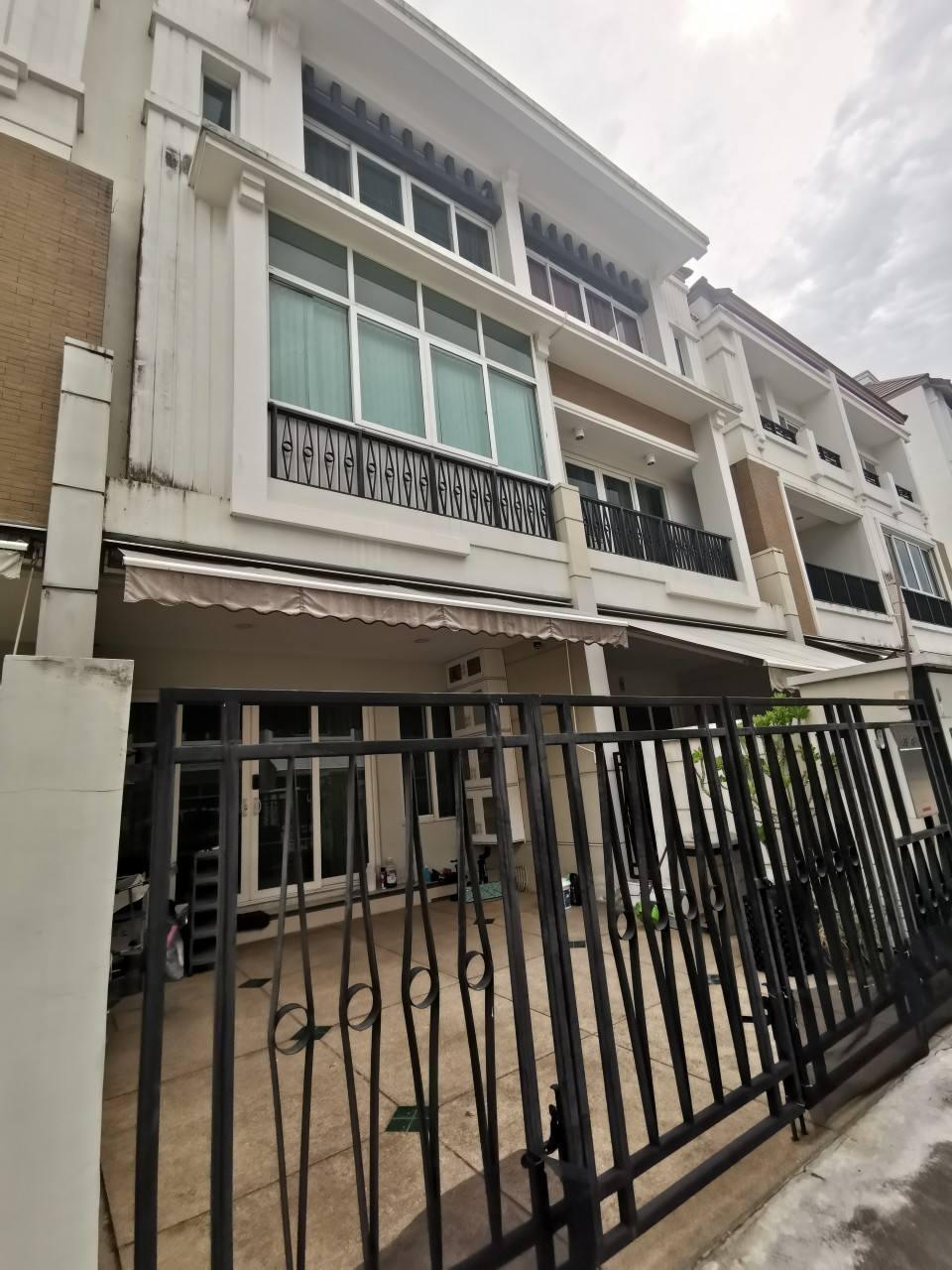 3 Bedroom Townhouse For Sale in Chong Nonsi, Yan Nawa, Bangkok - Image 31
