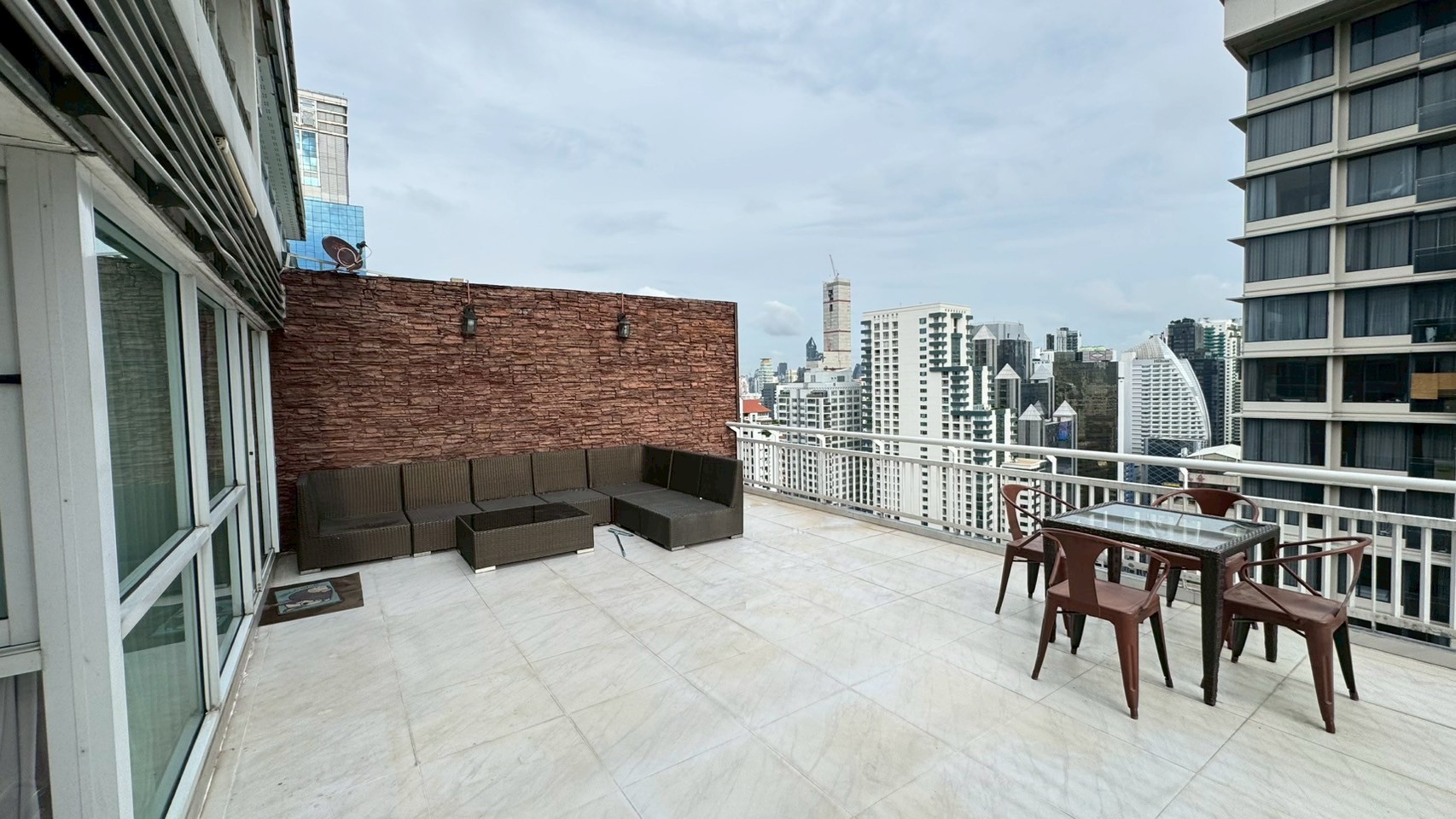 Grand Park View Asok - Image 9