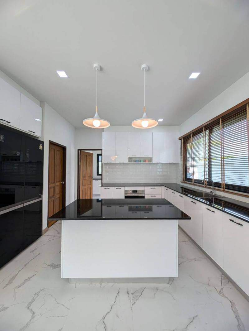 4 Bedroom House For Sale in San Phak Wan, Hang Dong, Chiang Mai - Image 13