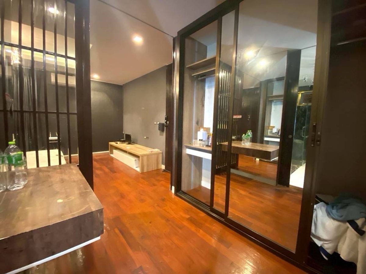 5 Bedroom Townhouse For Sale in Chong Nonsi, Yan Nawa, Bangkok - Image 6