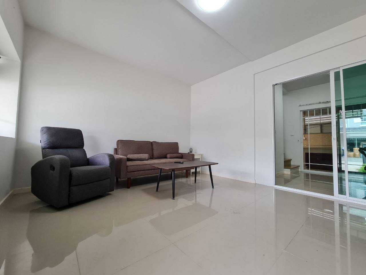 2 ห้องนอน ทาวน์เฮาส์ สำหรับเช่า ใน บางแก้ว, บางพลี, สมุทรปราการ - Image 2