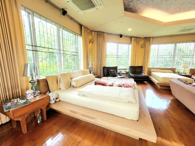 5 Bedroom House For Rent in Pa Daet, Mueang Chiang Mai, Chiang Mai - Image 10