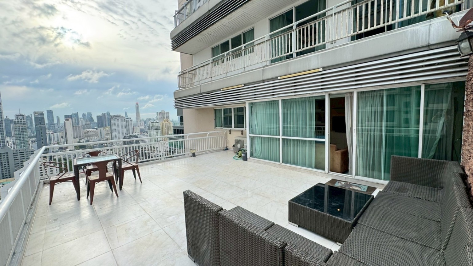 Grand Park View Asok - Image 10