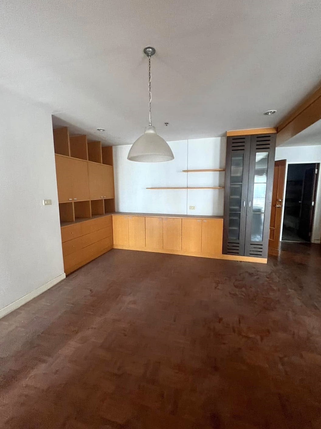 Silom Suite Condominium - Image 2