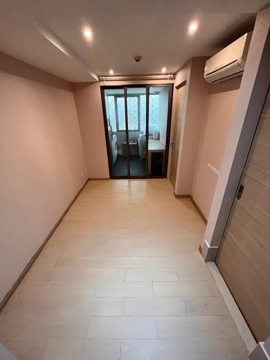Klass Silom Condo - Image 3