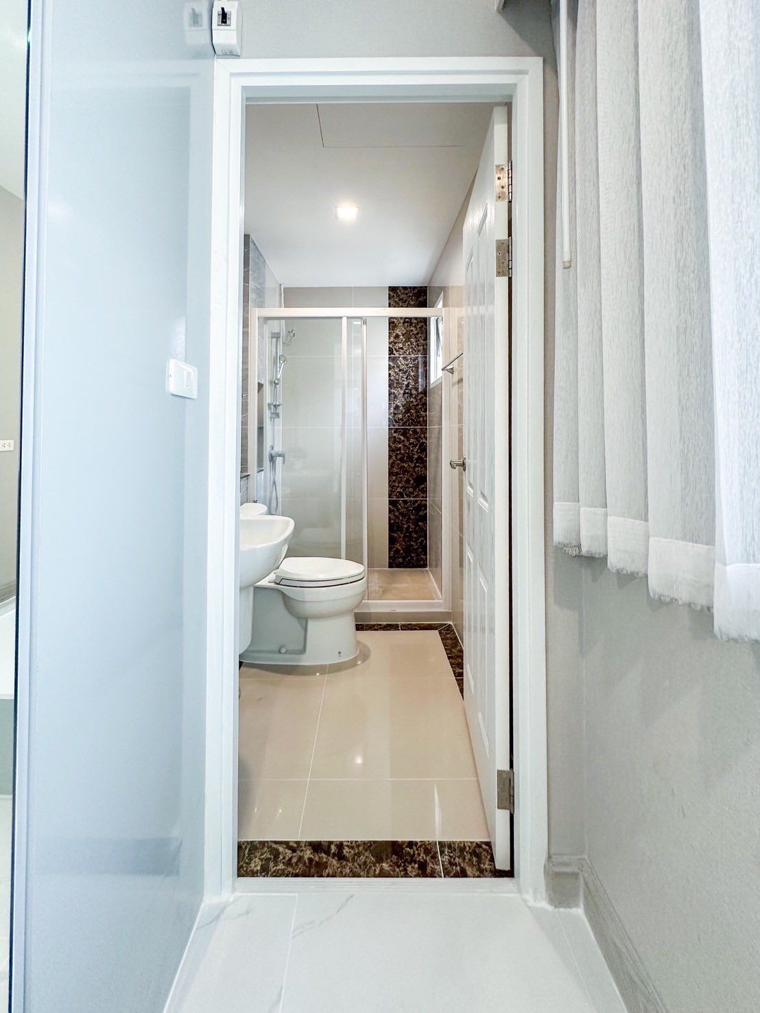 4 Bedroom House For Sale in Bang Khun Thian, Chom Thong, Bangkok - Image 10