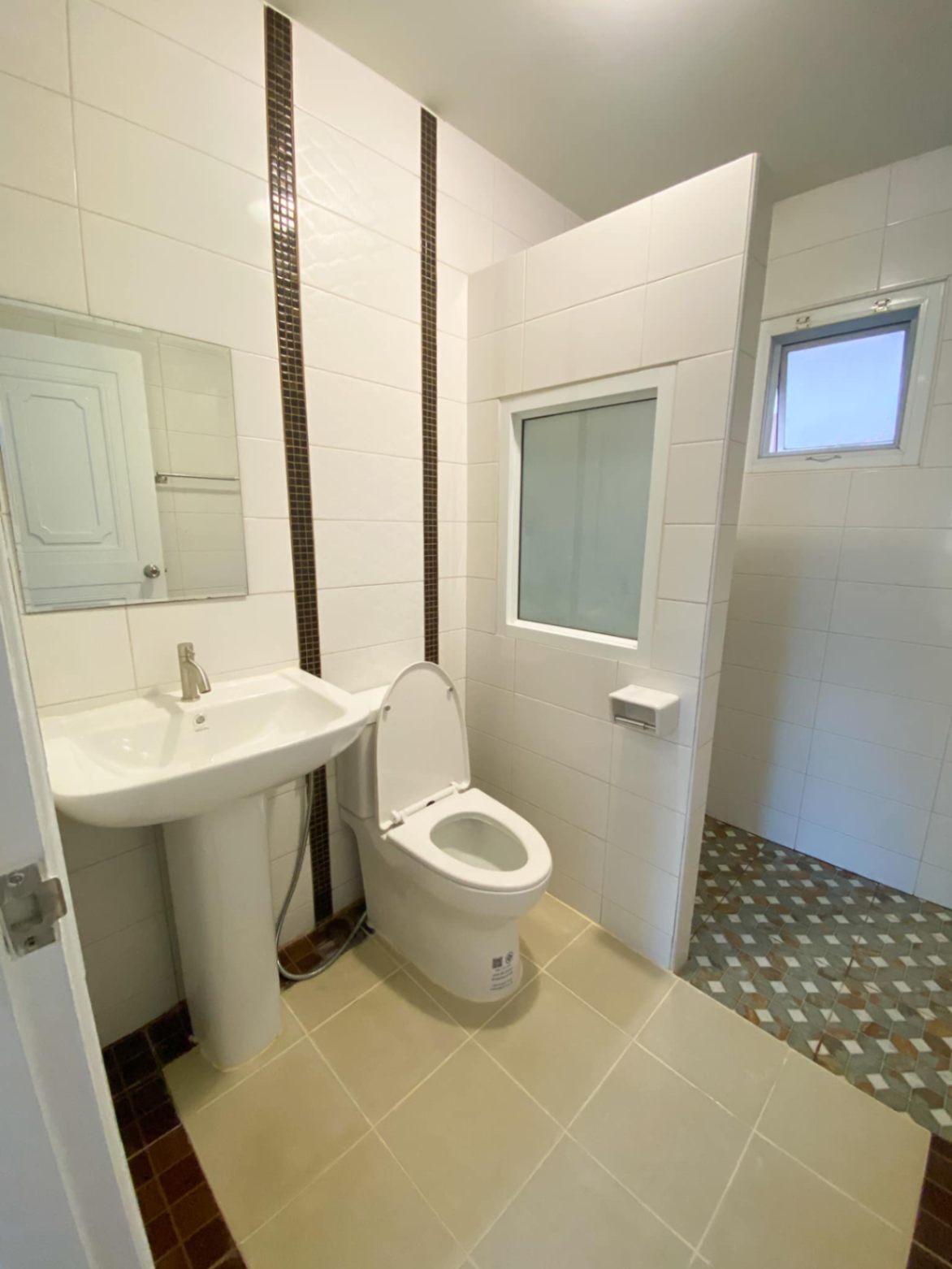 4 Bedroom House For Sale in San Phak Wan, Hang Dong, Chiang Mai - Image 12