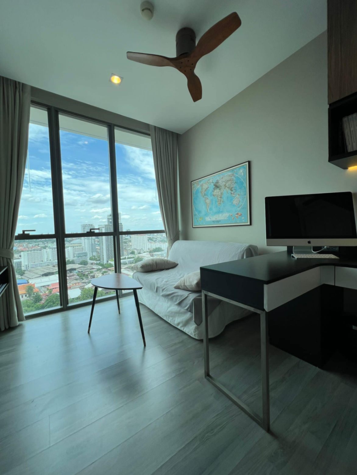 333 Riverside - Image 10