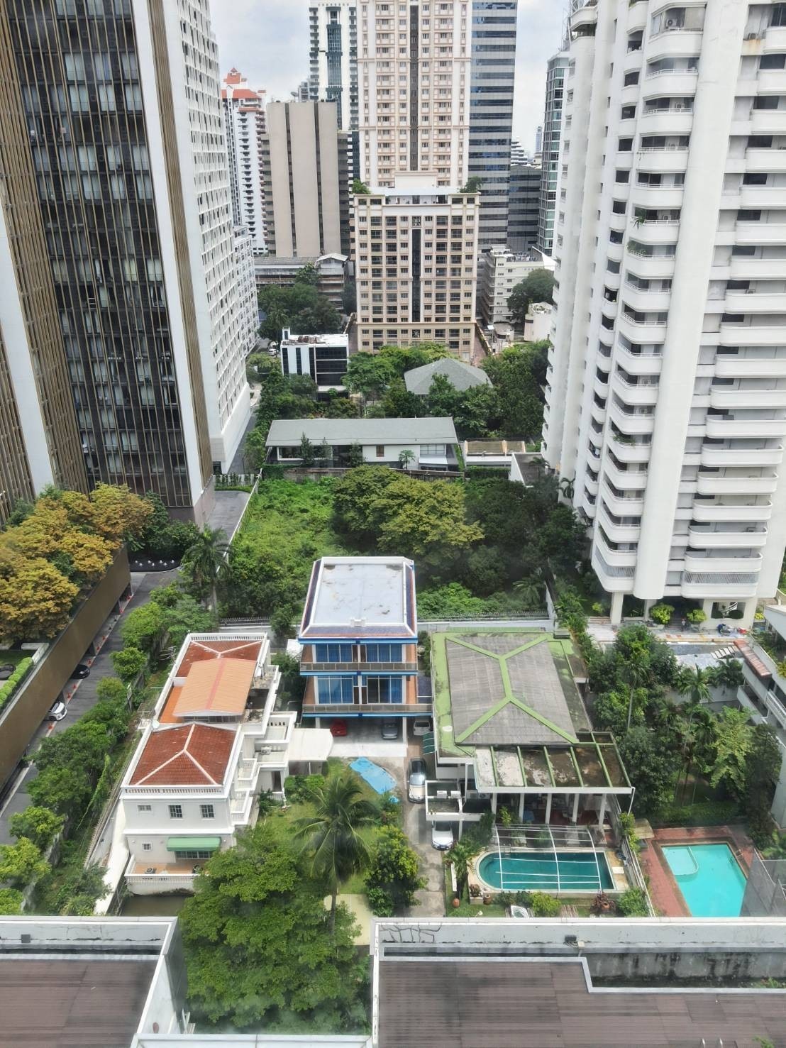 15 Sukhumvit Residences - Image 5